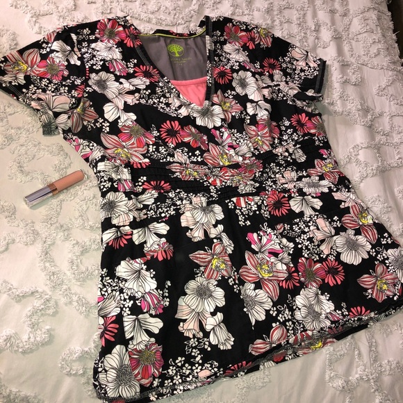 Top Scrub - Picture 2 of 4